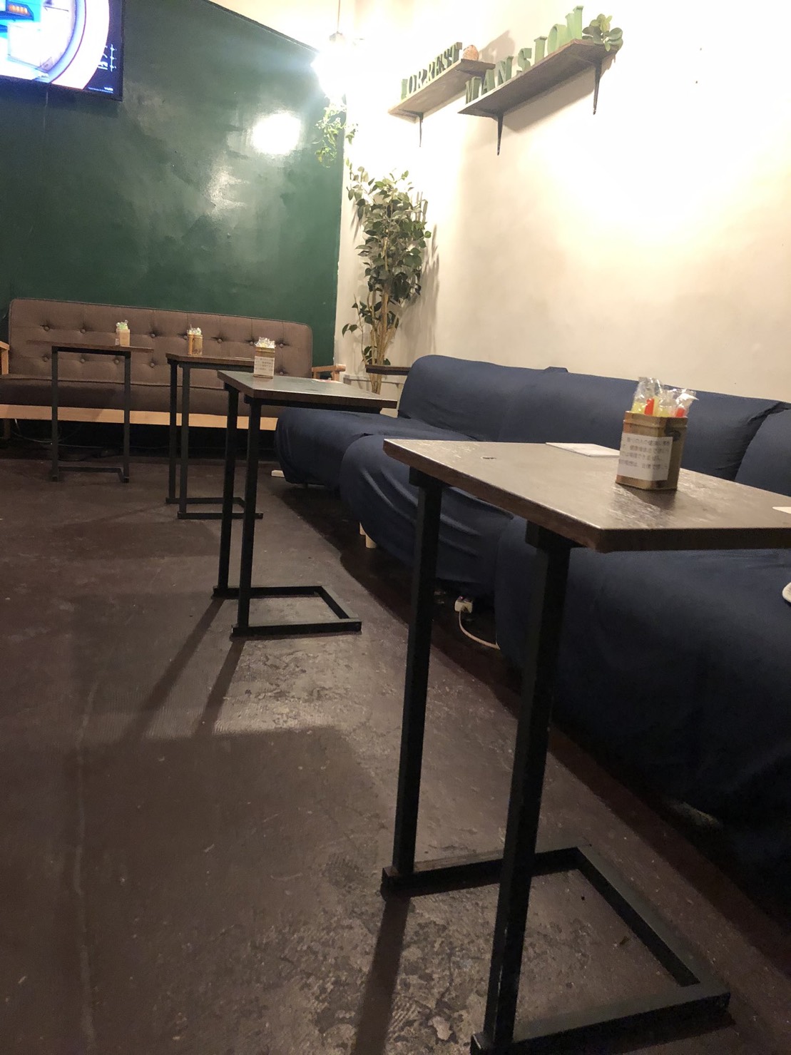 秋葉原のシーシャカフェFORREST MANSION