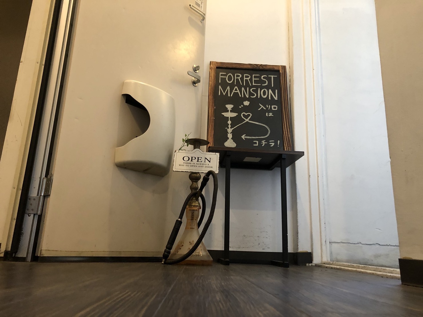 秋葉原のシーシャカフェFORREST MANSION