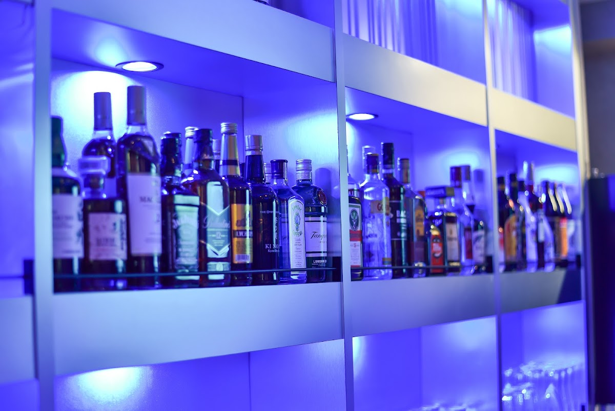 casual BAR cyan 下高井戸