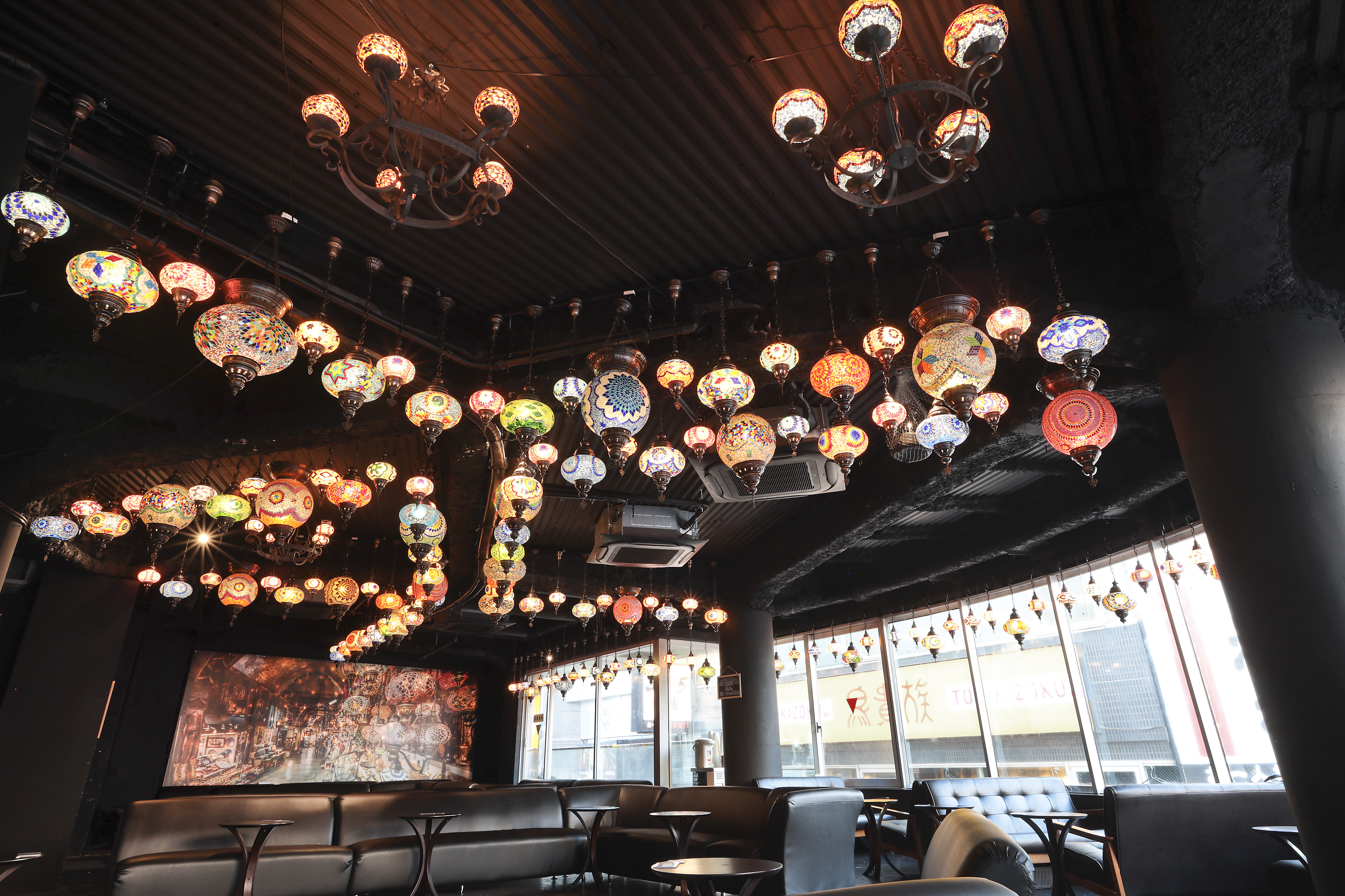 シーシャのあるリビング｜チルイン渋谷宇田川町店