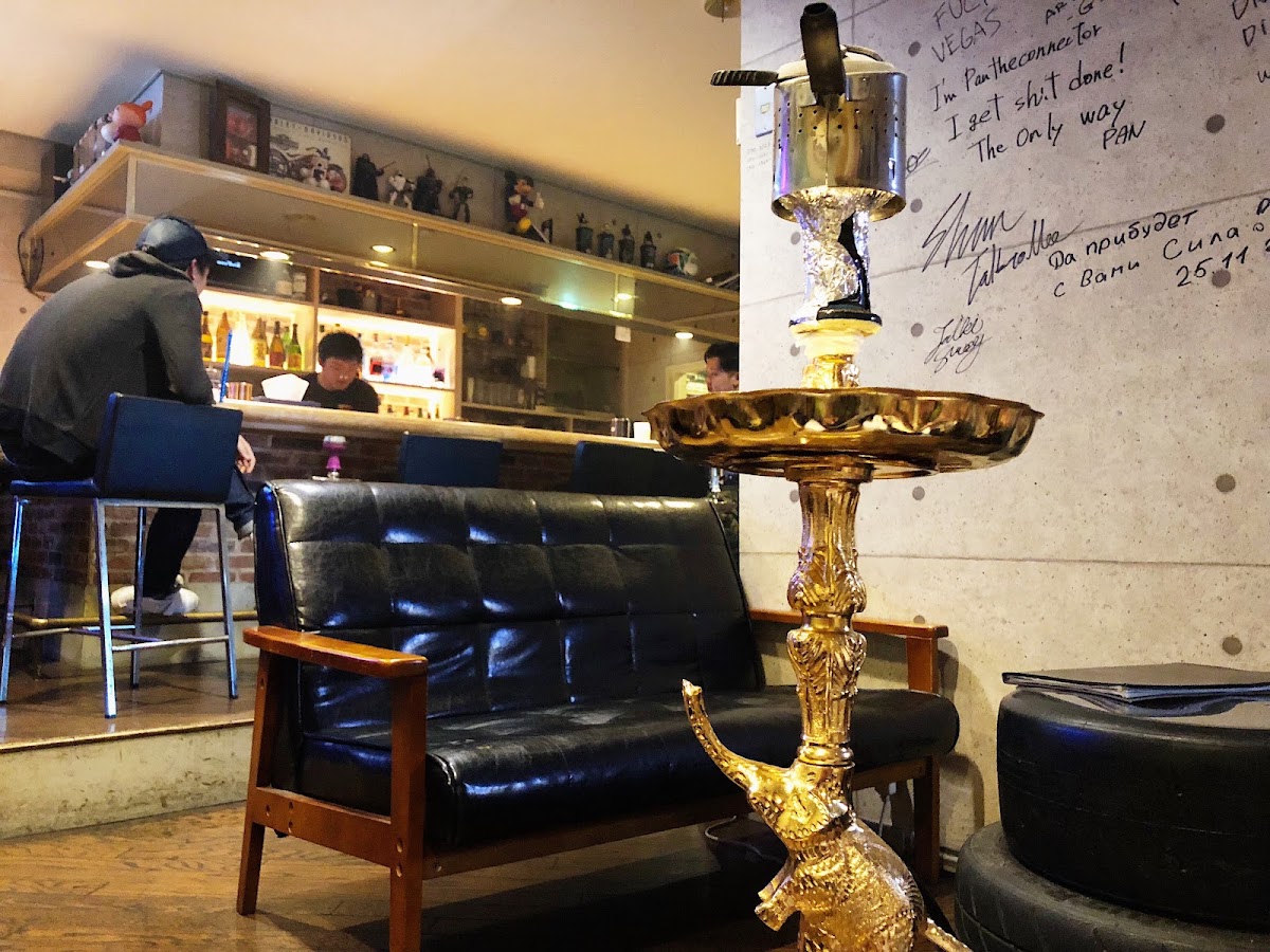 GARAGE AZABU Cafe&shisha Bar