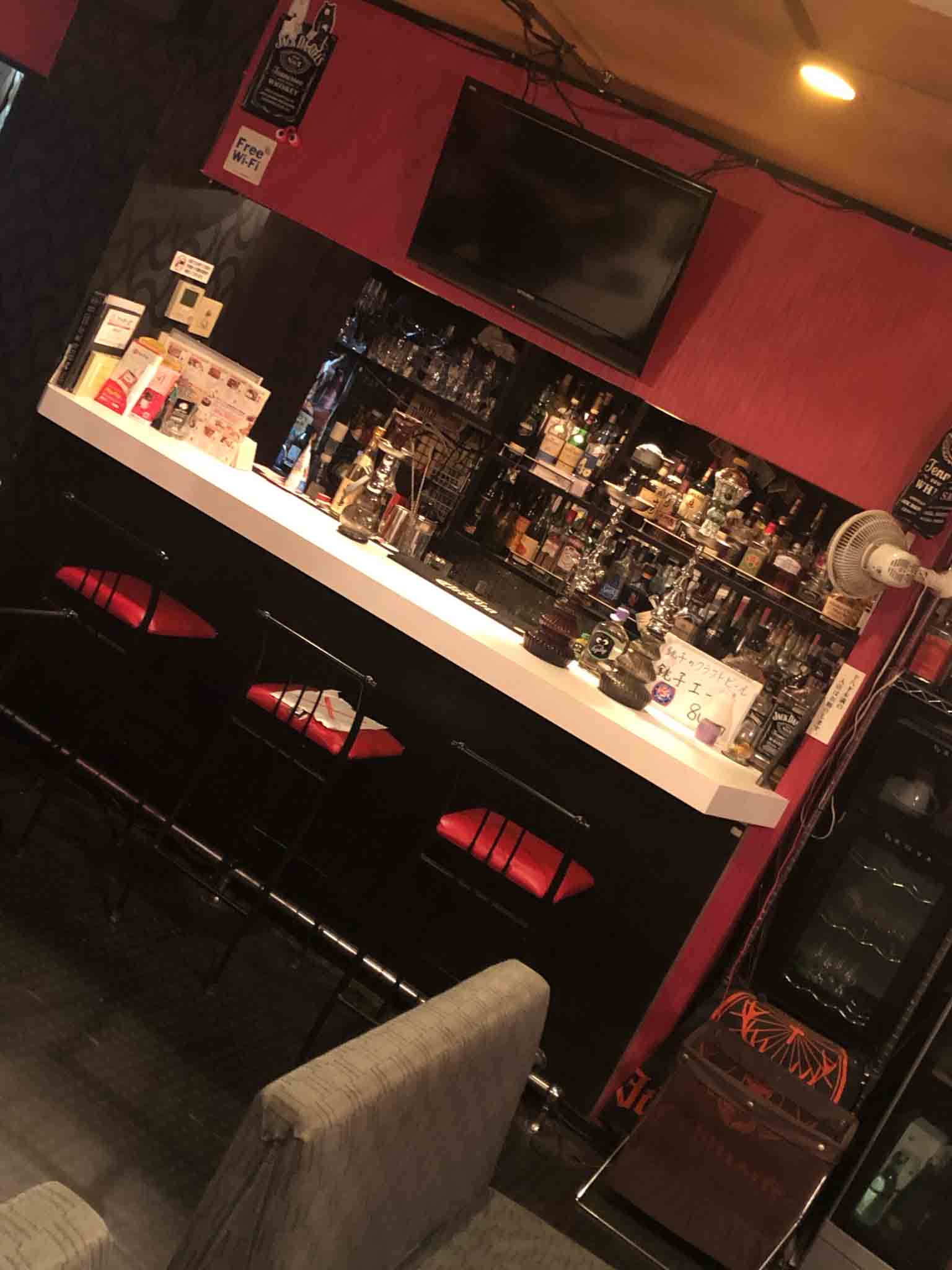 シーシャ バー フーカーズ