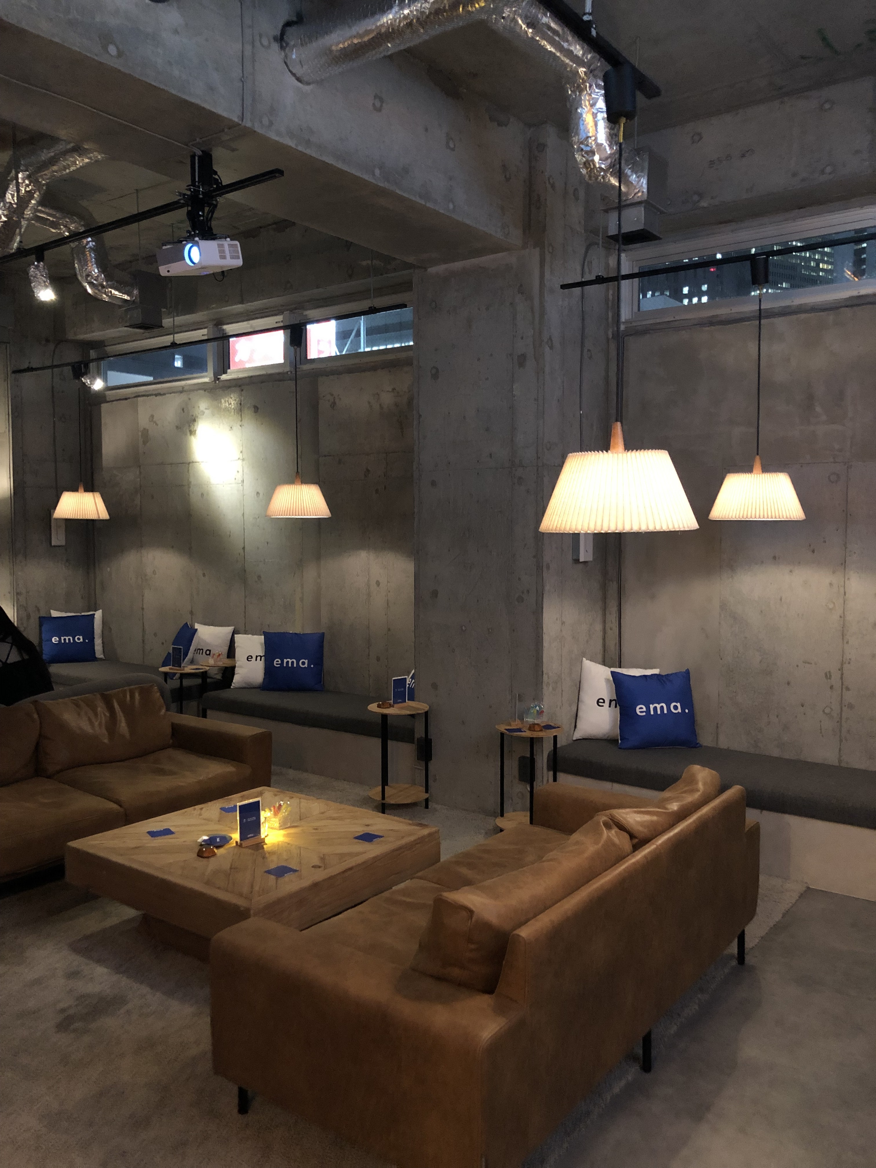 シーシャカフェema./hookah lounge エマ新宿店