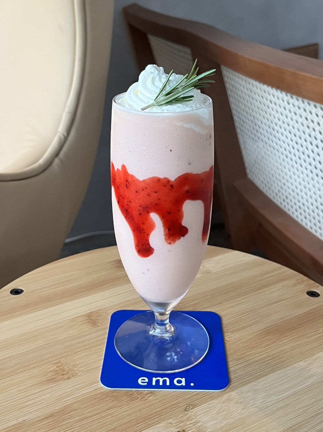 シーシャカフェema./hookah lounge エマ新宿店