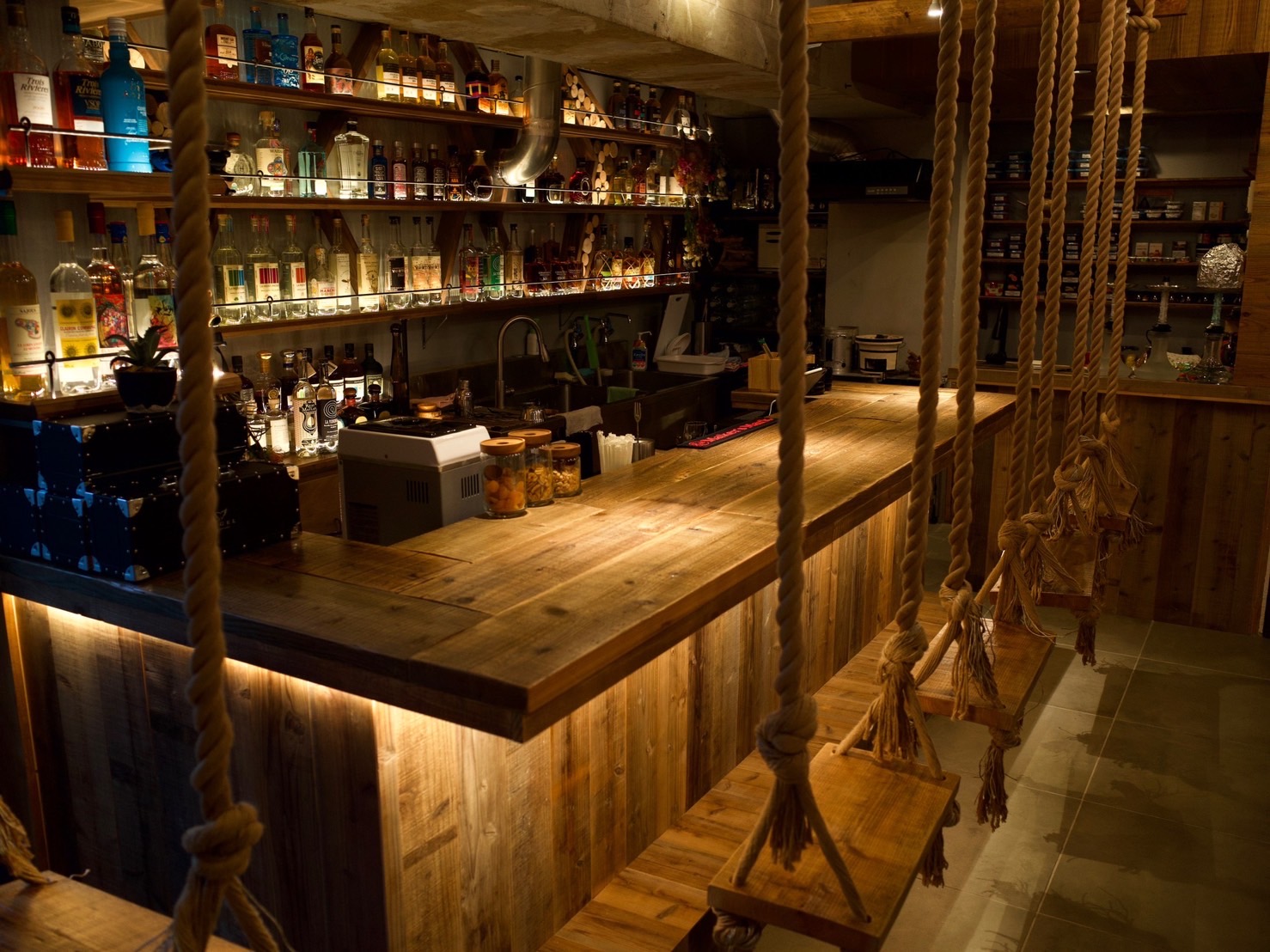 シーシャ ＆ テキーラ メスカル バー POTATORUM