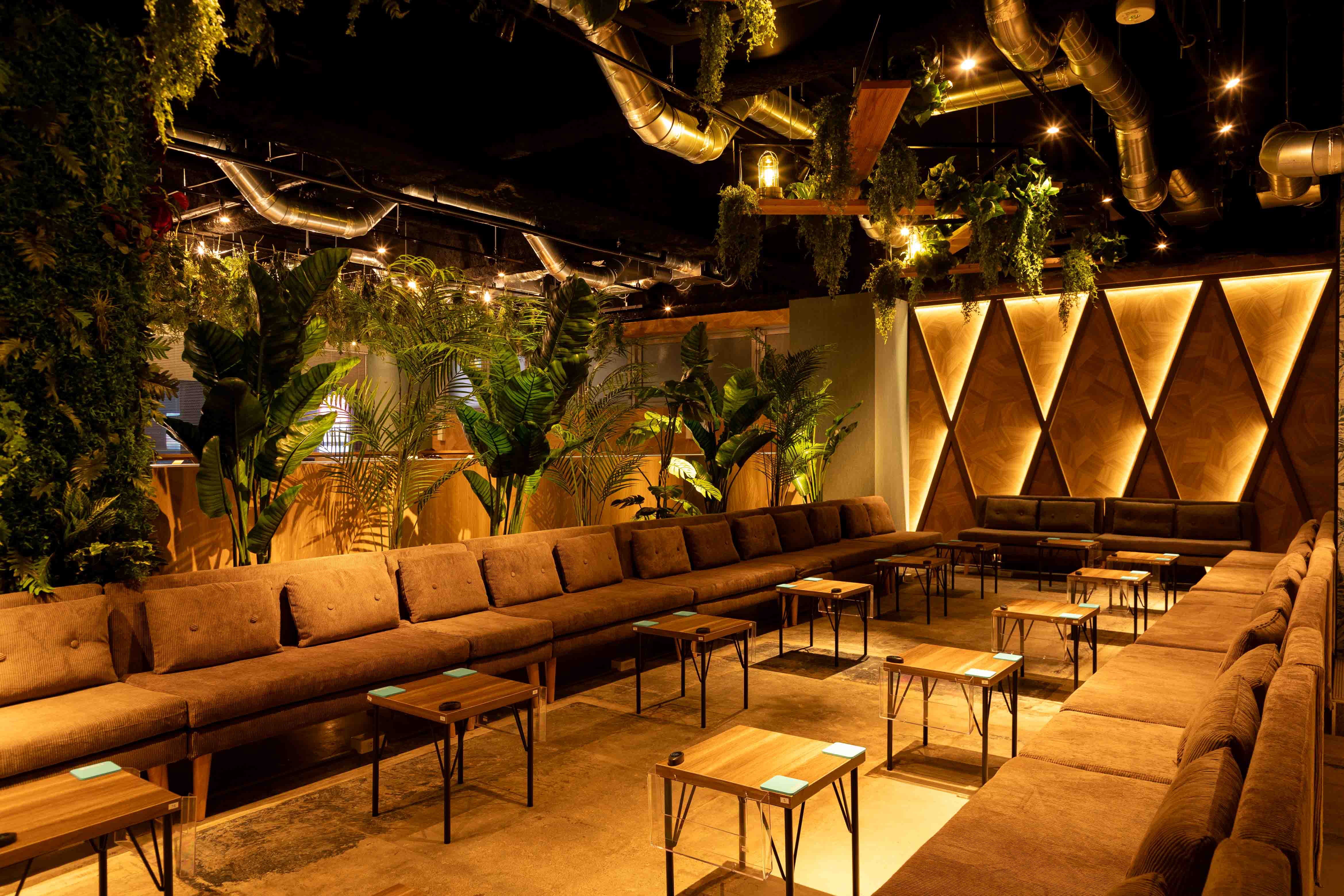 C.STAND 横浜西口店