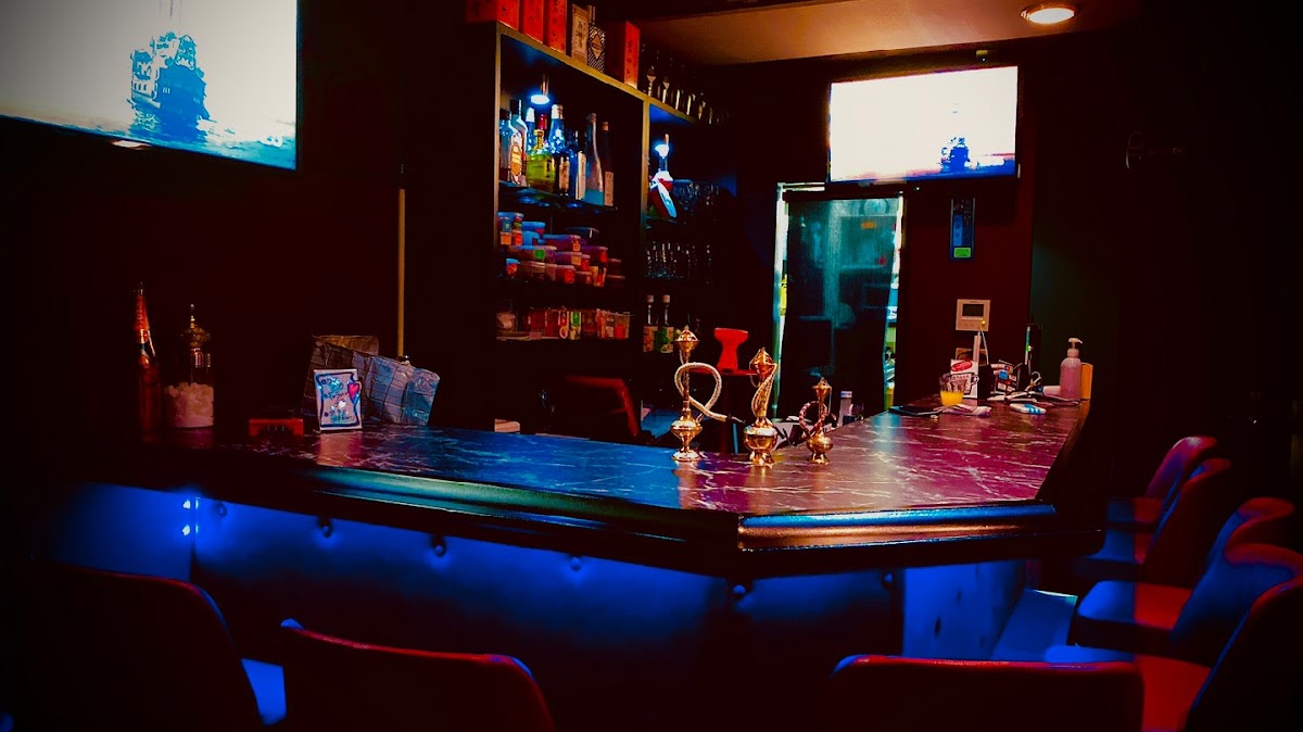 SHISHA y2 (シーシャバー ワイツー)