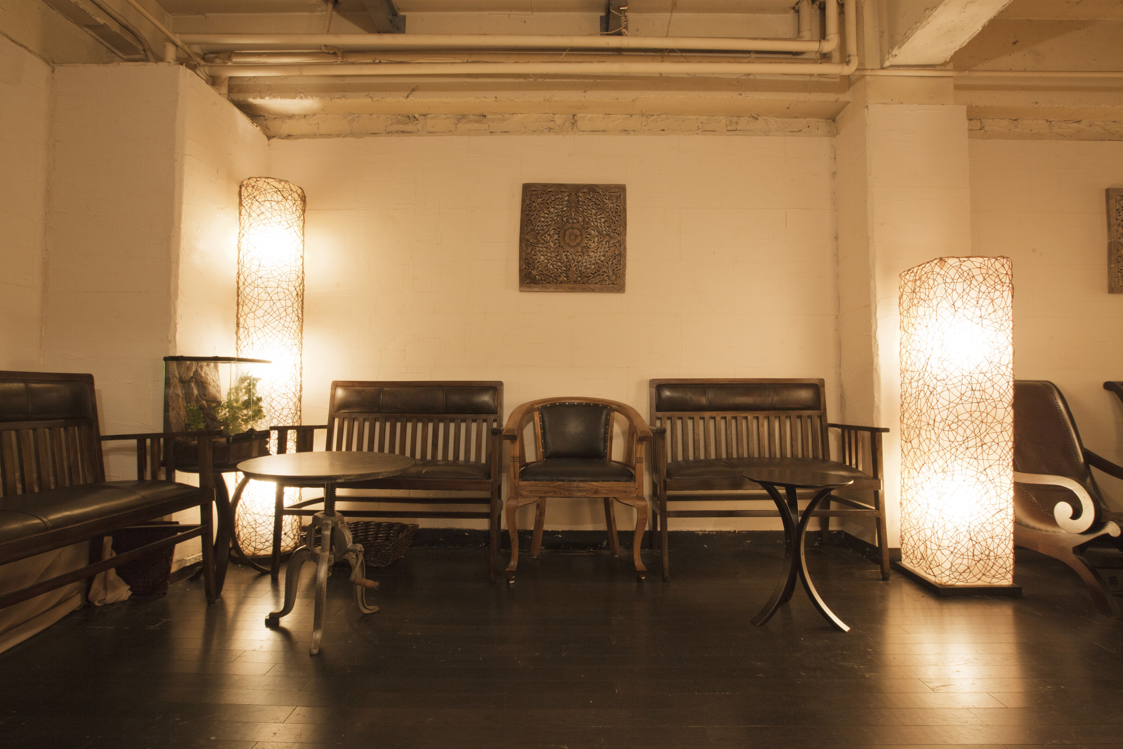 シーシャのあるリビング｜チルイン新宿東南口駅前店