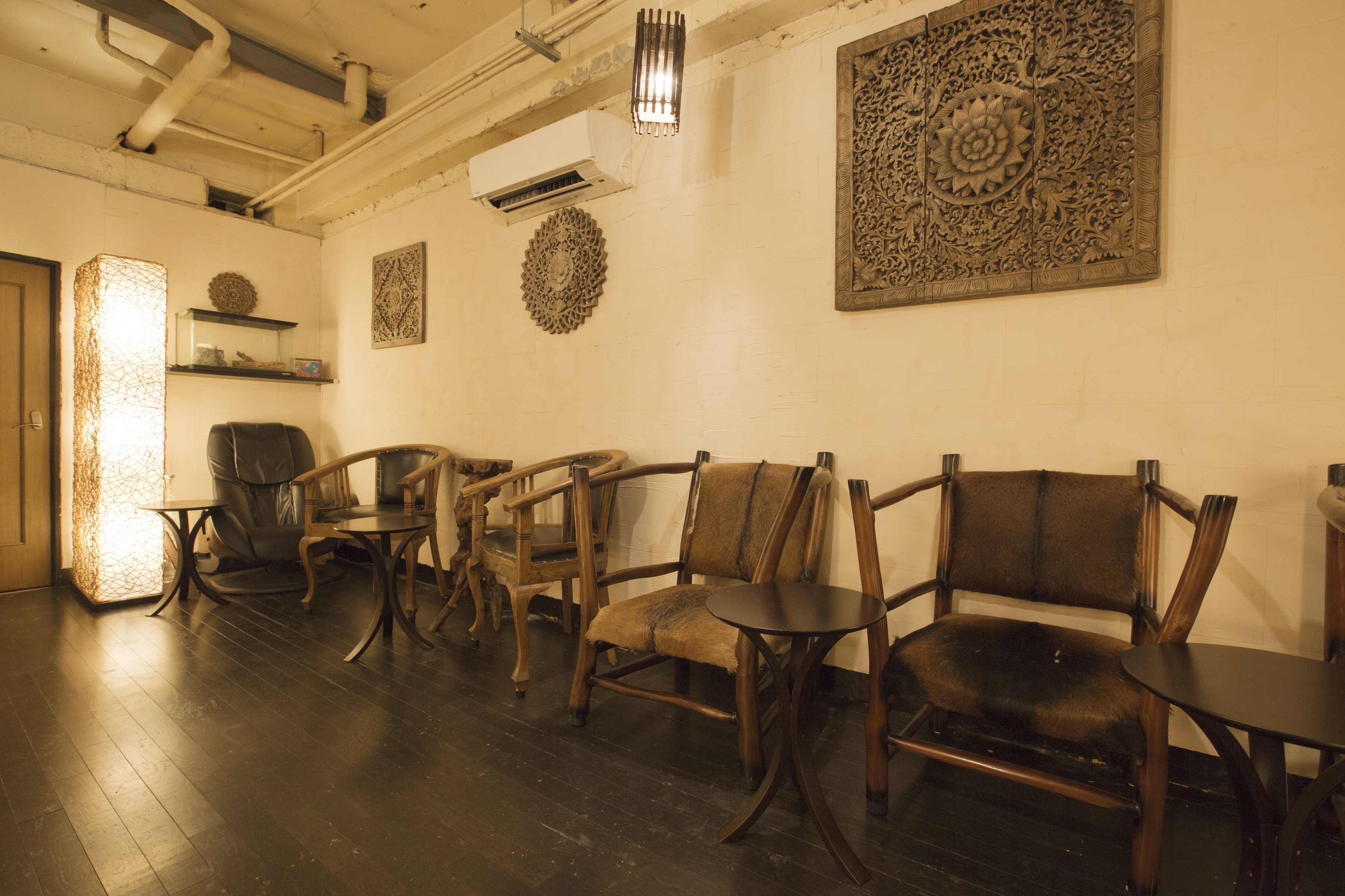 シーシャのあるリビング｜チルイン新宿東南口駅前店