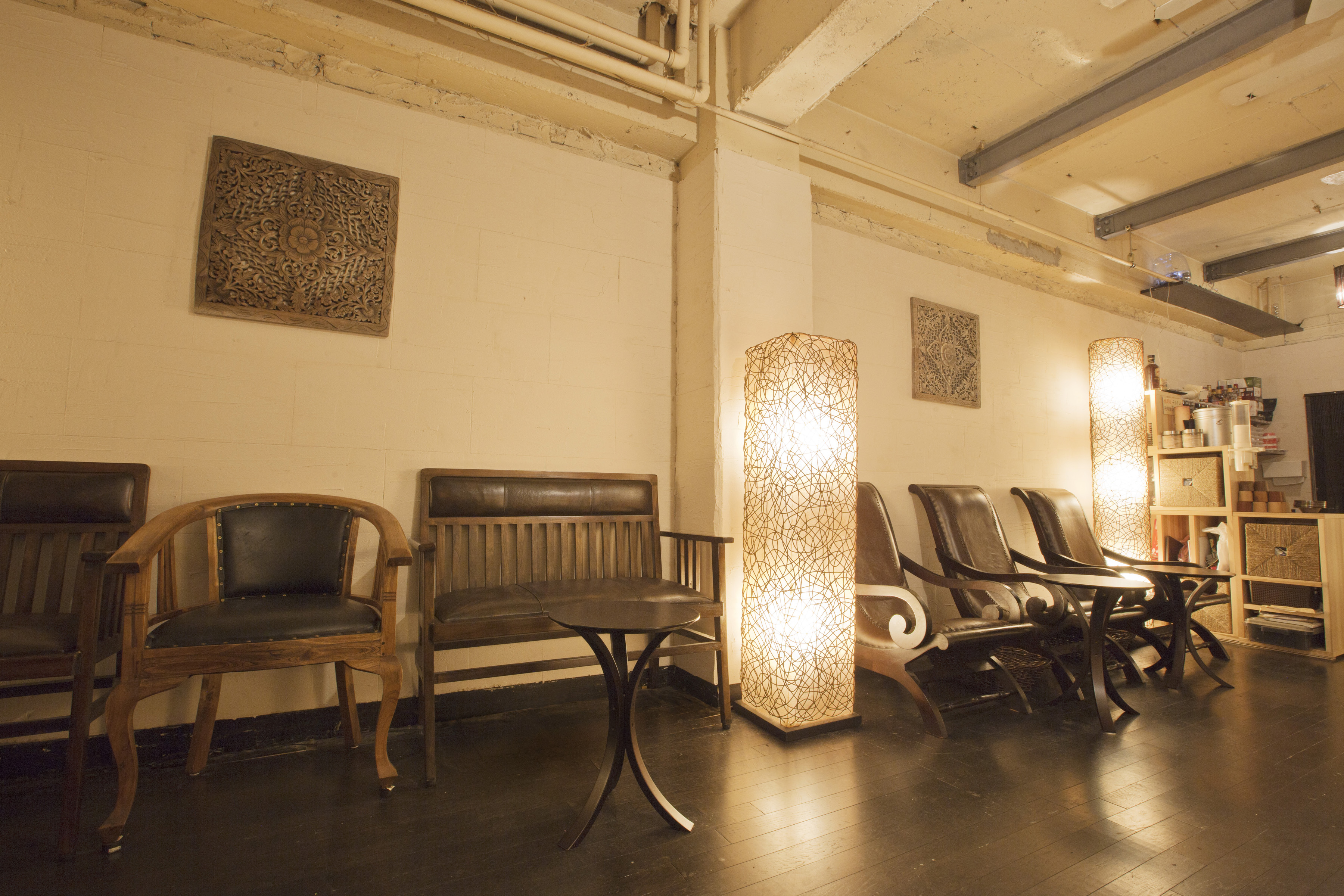 シーシャのあるリビング｜チルイン新宿東南口駅前店