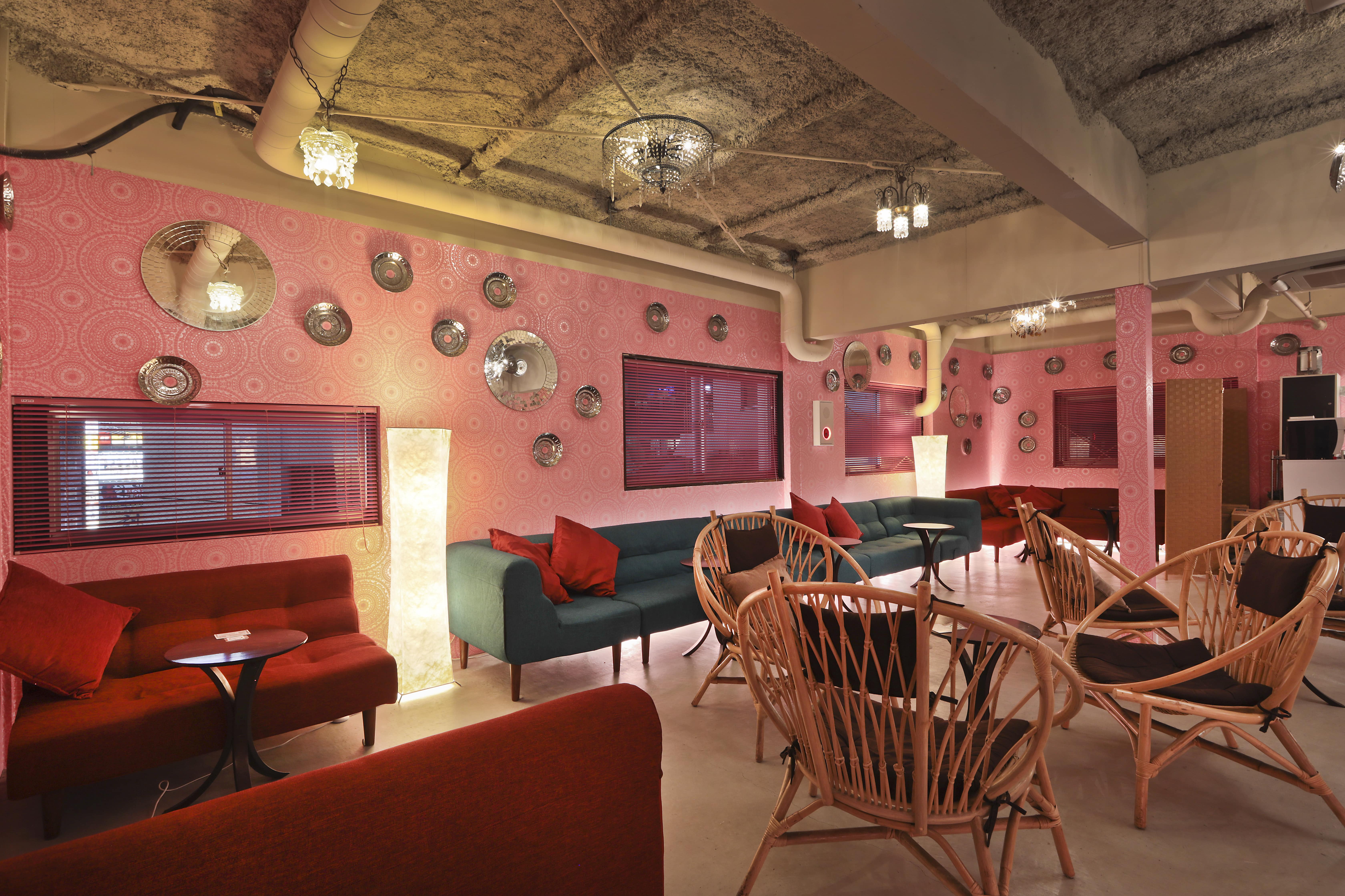 シーシャのあるリビング｜チルイン池袋西口/ロマンス通り店