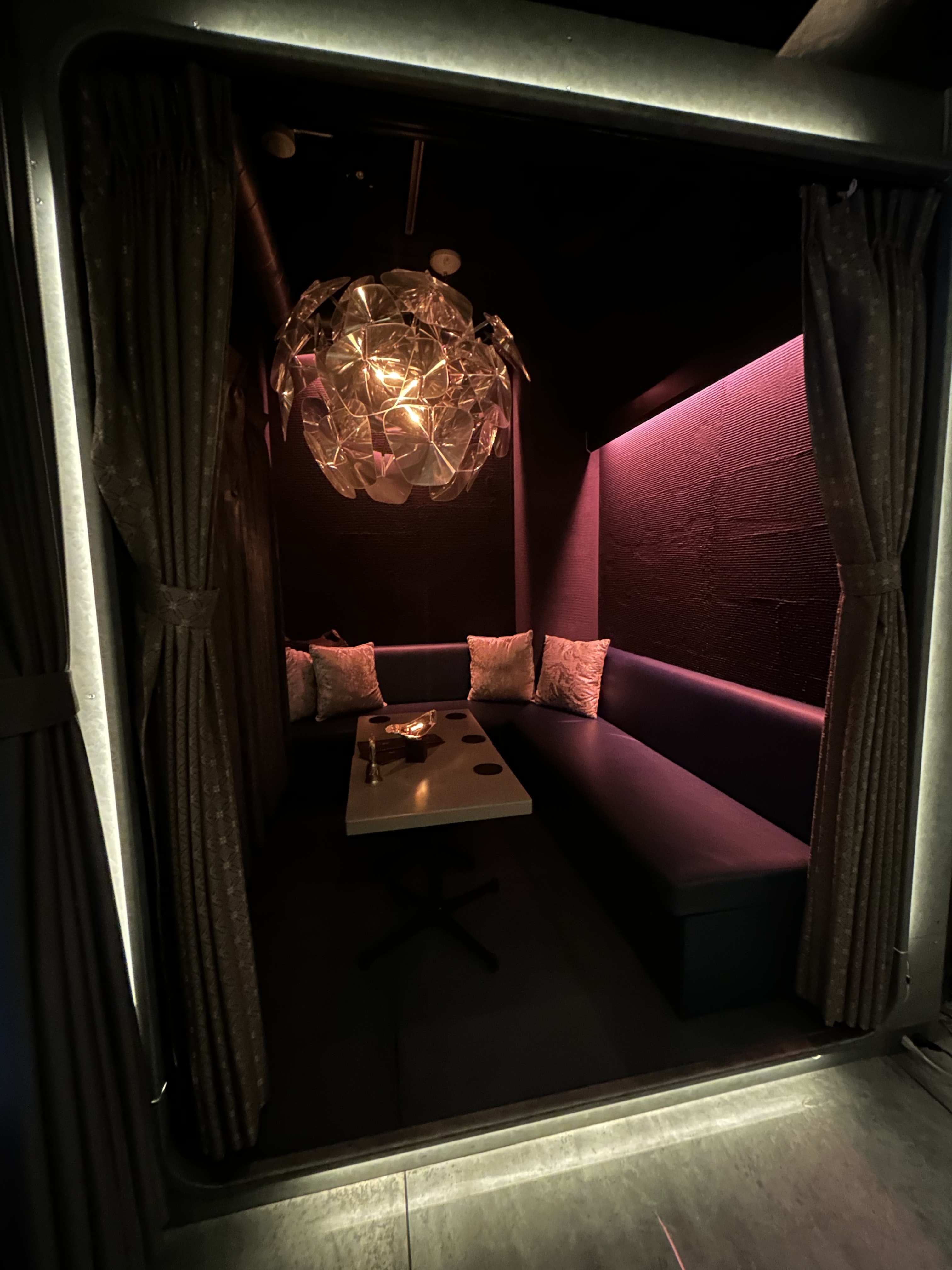 シーシャBAR Living K 六本木/フルーツカクテル/カラオケ個室