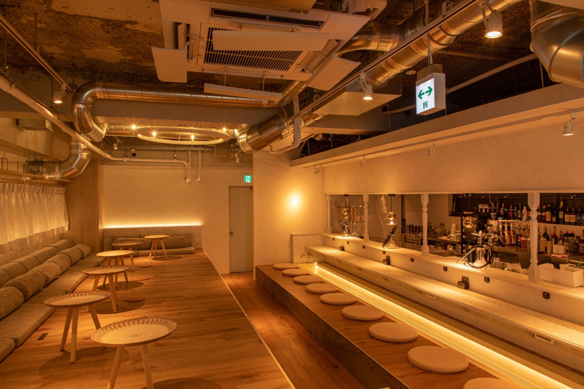 シーシャ カフェ&バー C.STAND シースタンド 新宿歌舞伎町靖国通り2号店