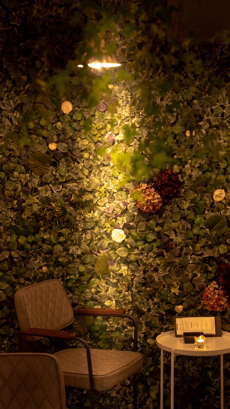 SLS シーシャcafe&bar