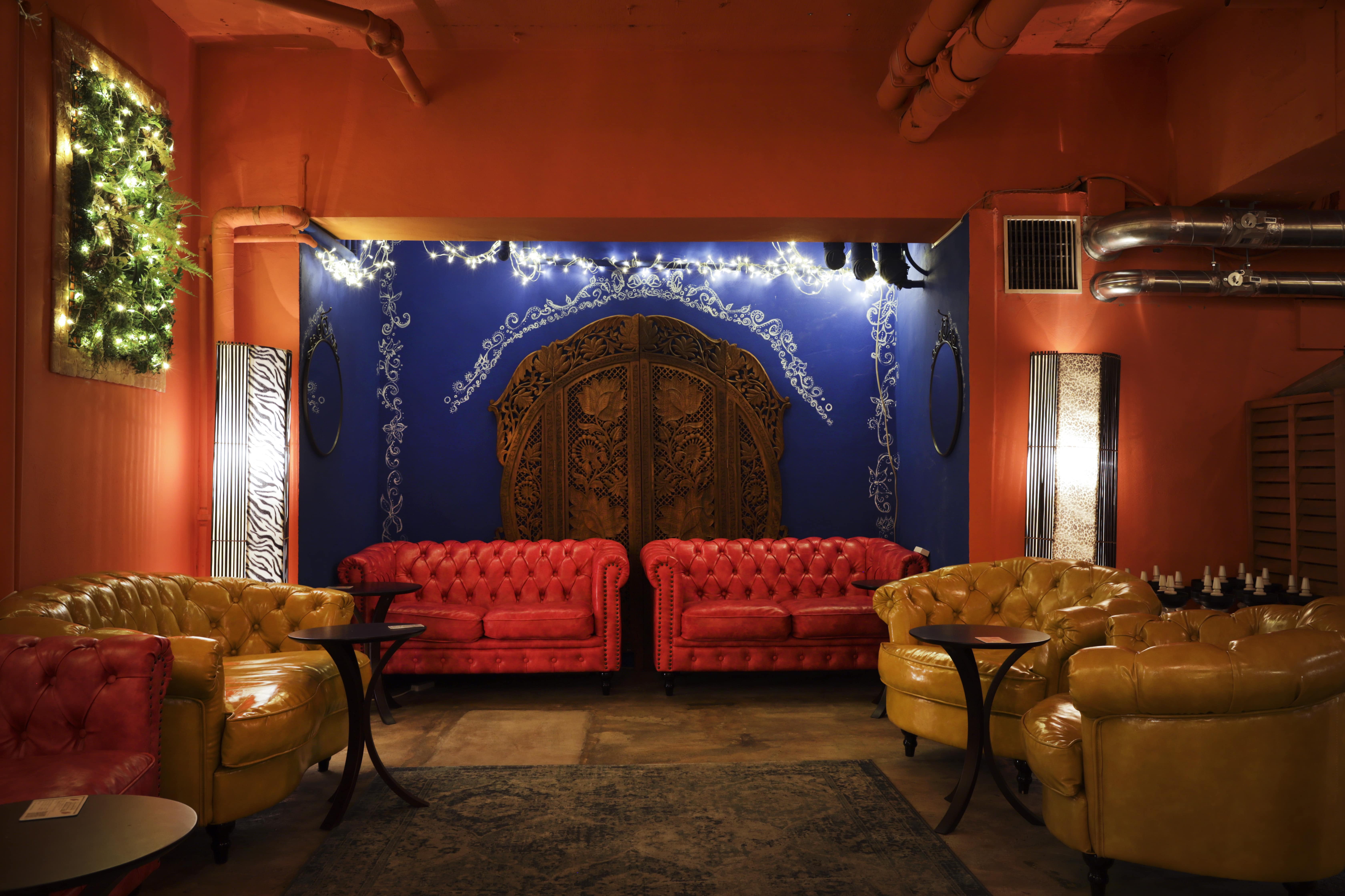 シーシャのあるリビング｜チルイン池袋西口/ロマンス通り店