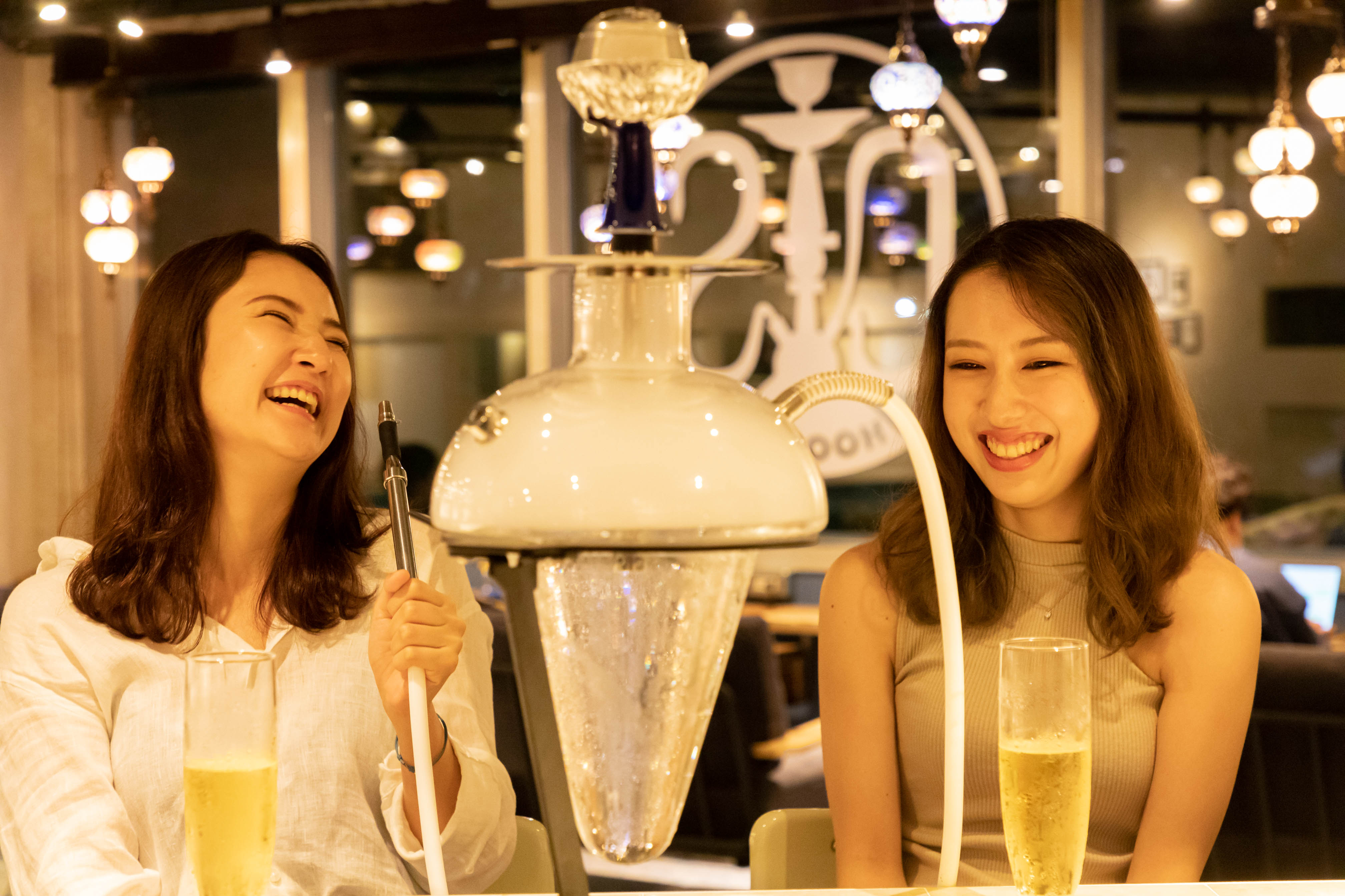 シーシャ×カフェ×バー C.STAND 新宿三丁目店