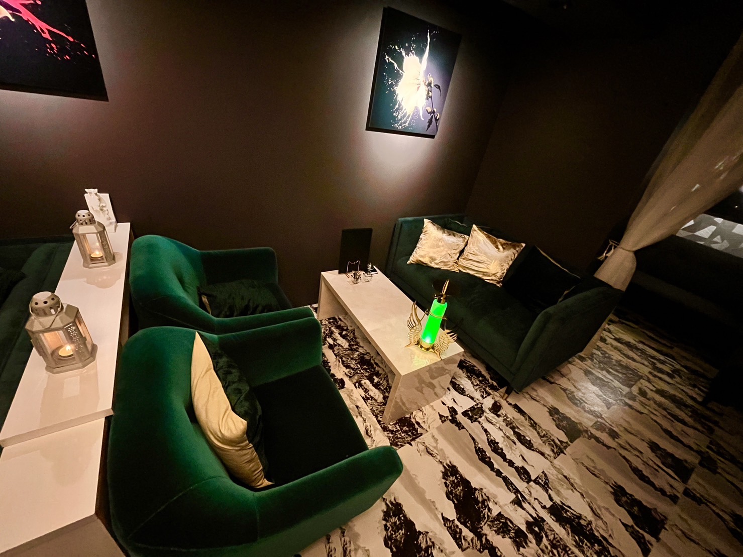 赤坂シーシャバー Hookah Rabbit(フーカー ラビット)