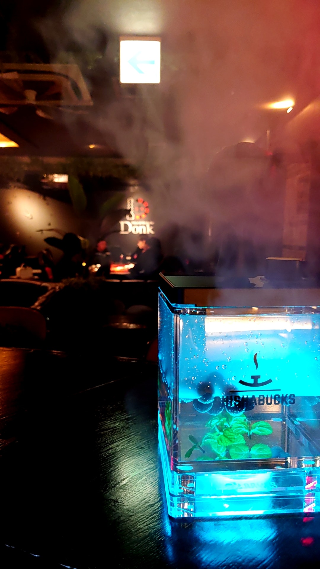 ポーカー&シーシャバー DONK