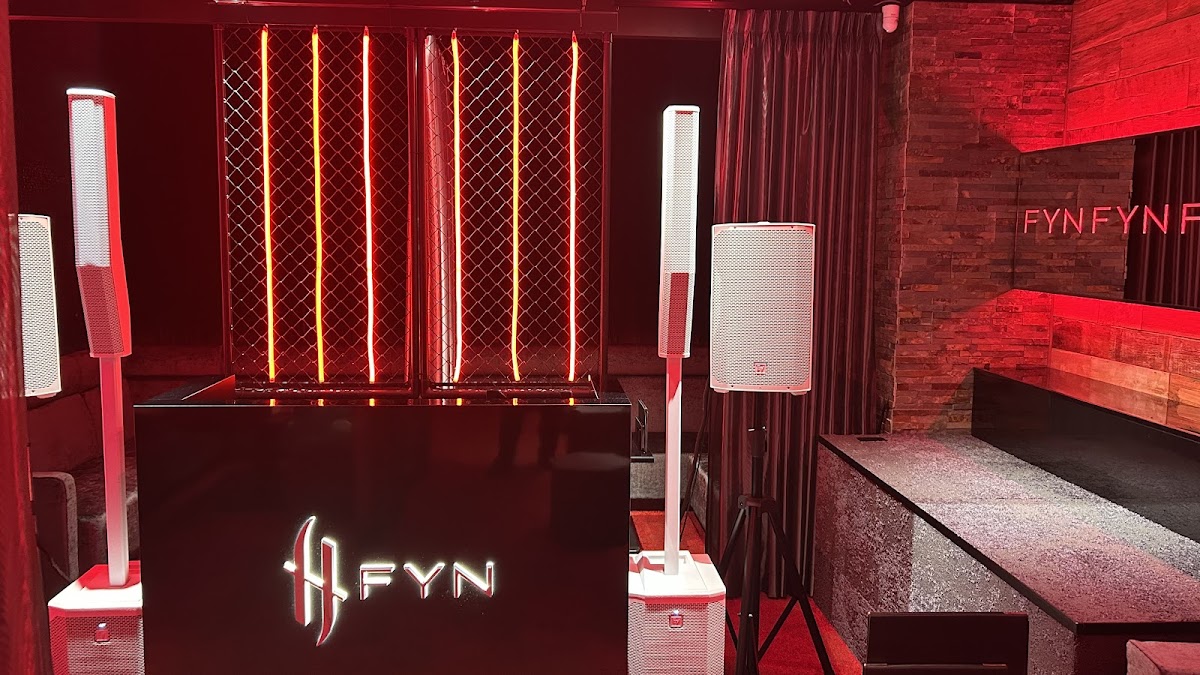 夜カフェシーシャ FYN