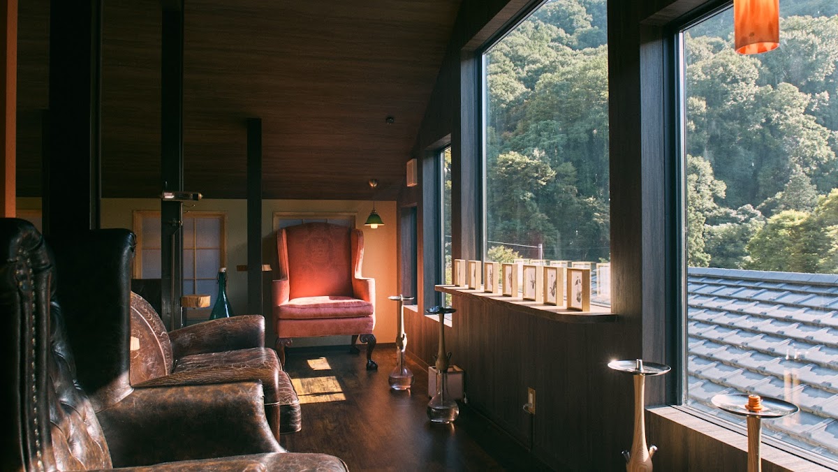 屋根裏シーシャ 怠間