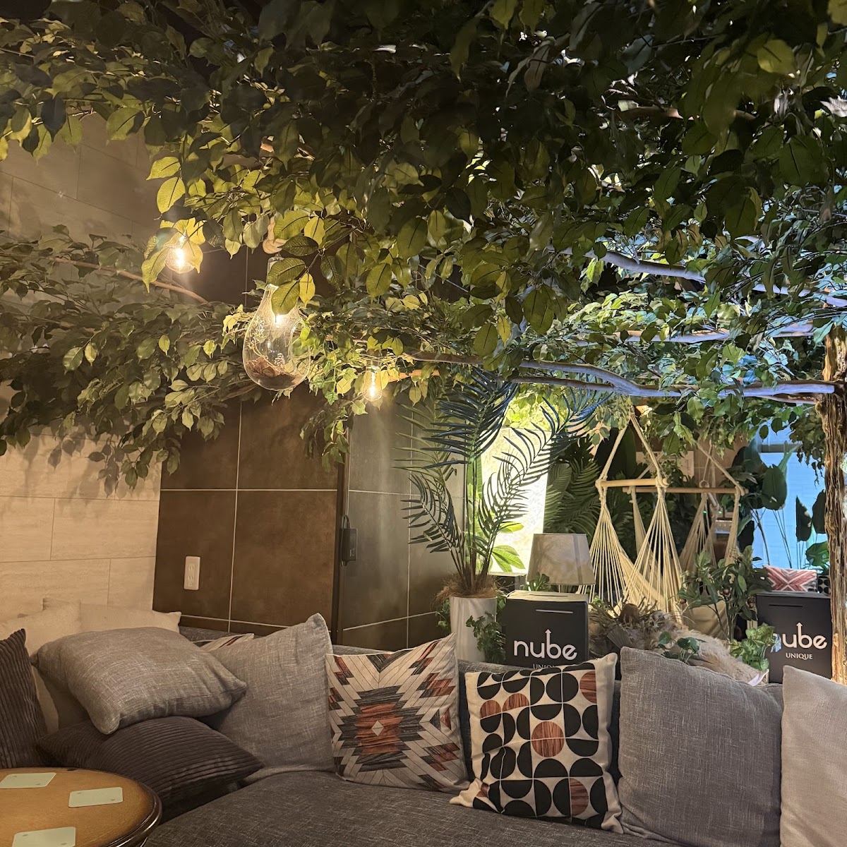 シーシャカフェ&バー muse/ミューズ 梅田店(hookah lounge muse)