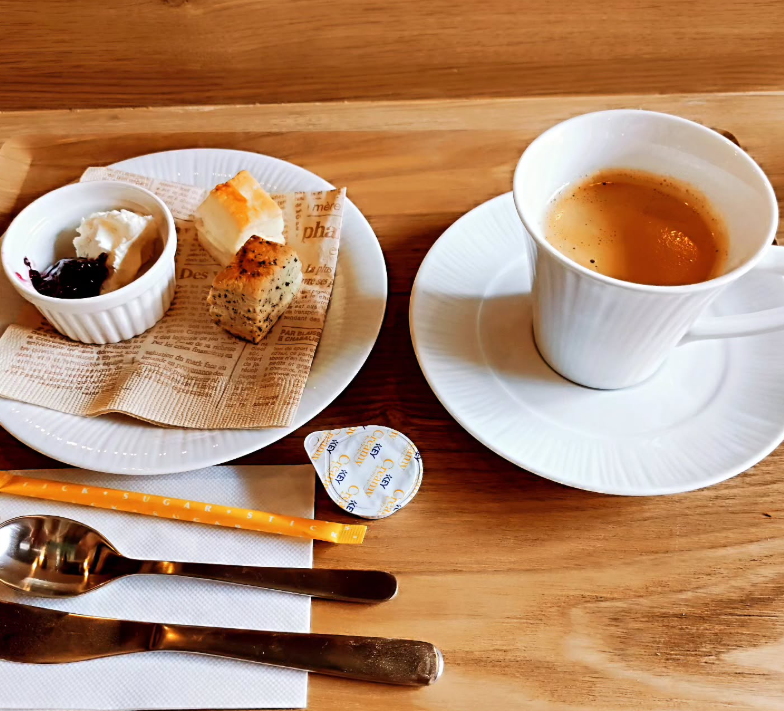 II PAUSE TOKYO