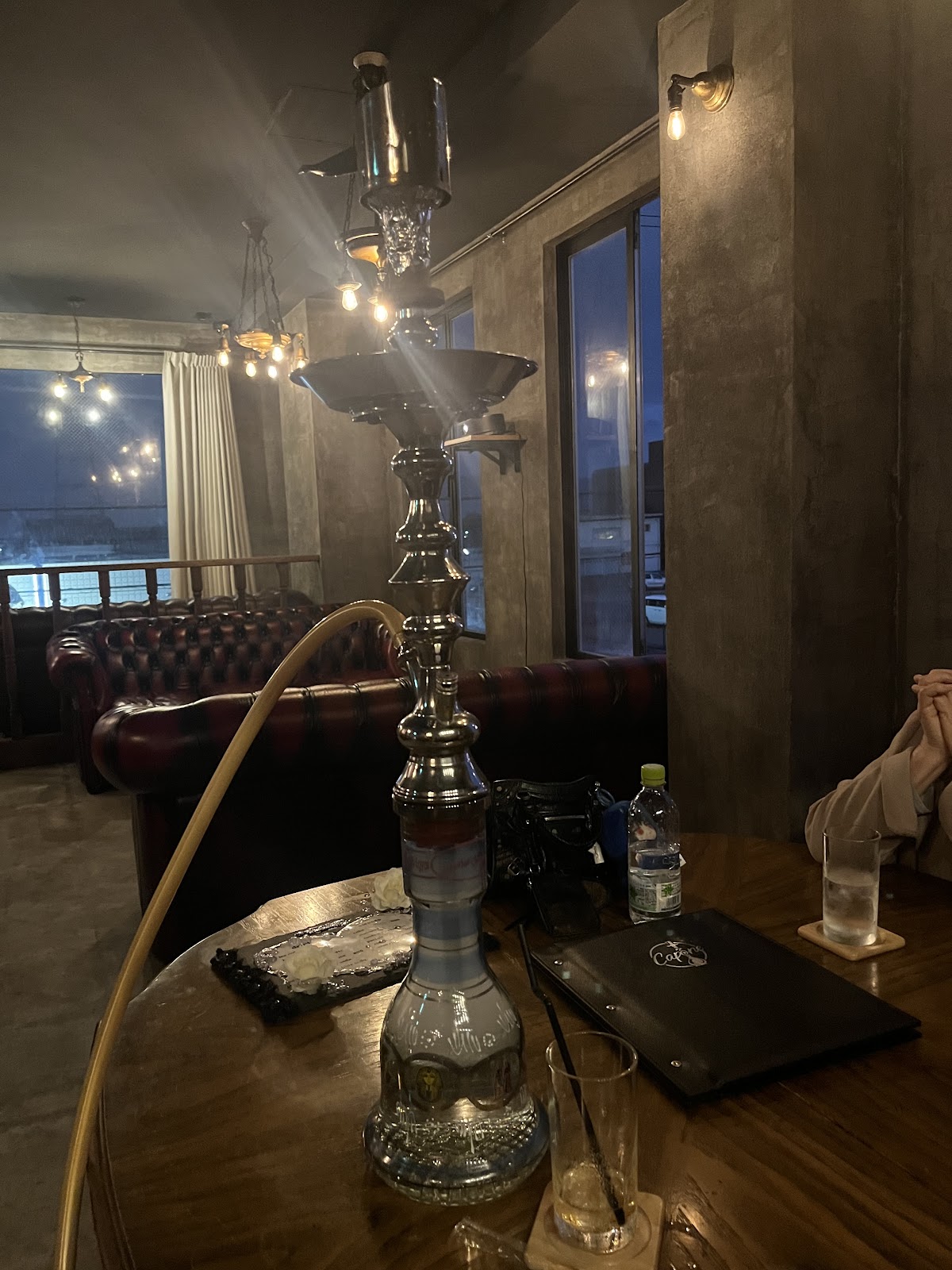 SMOKE EASY CAPONE SHISHA シーシャカフェ&バー
