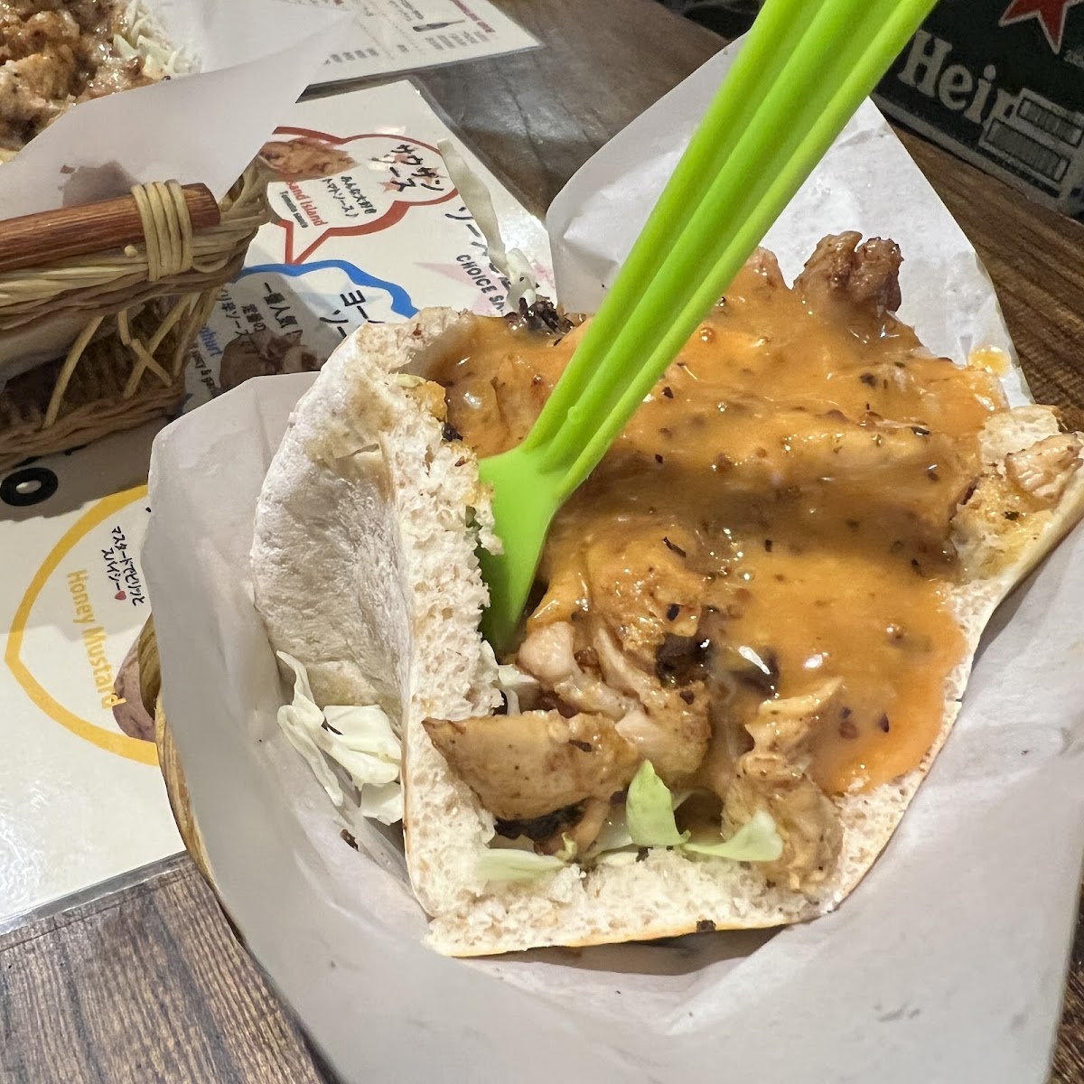 西通りパーラーケバブとシーシャとチュロスの昼飲み 天神グルメ飲み放題店