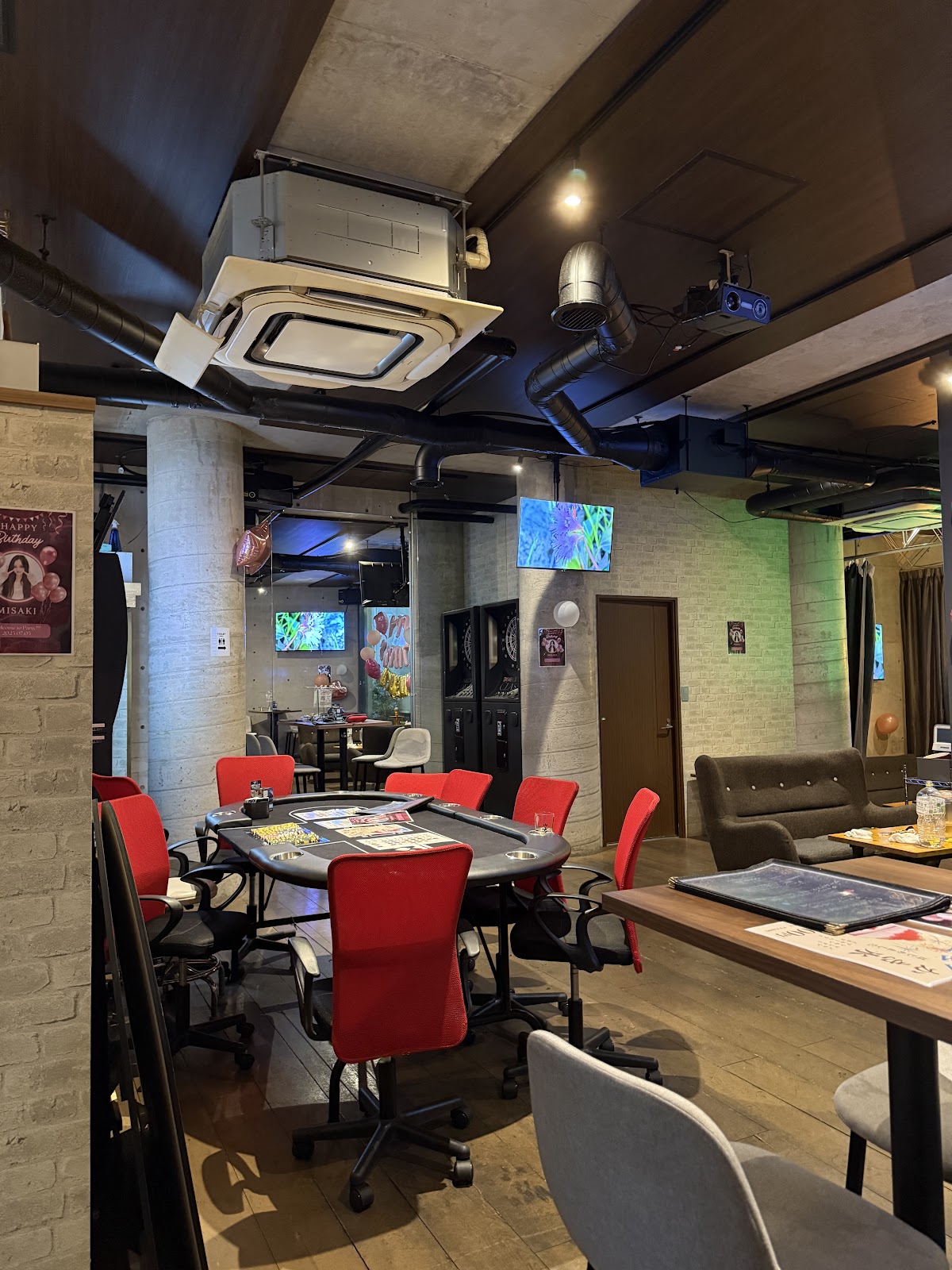 ゴールドライン 心斎橋店(Cafe&Bar Lounge GOLDLINE.)
