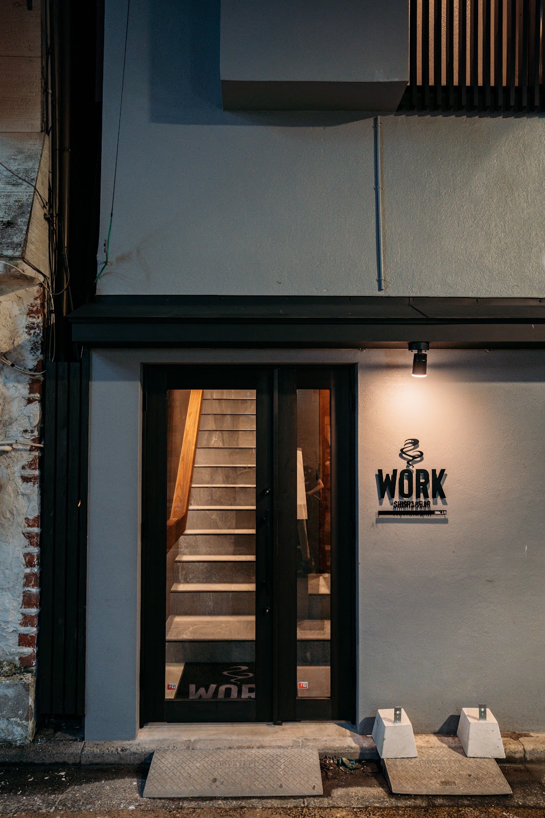 シーシャ&バーWORK（ウォーク）