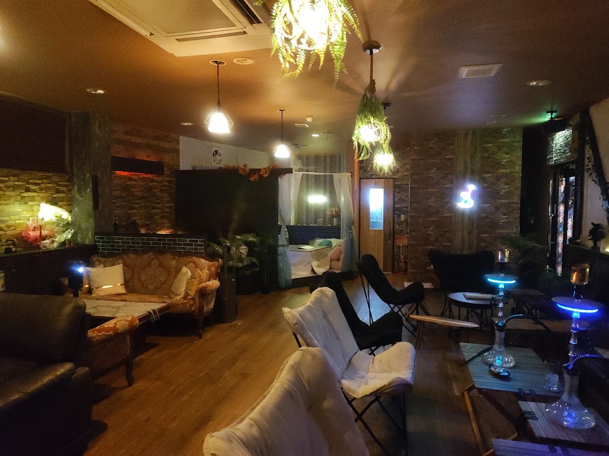 鶴岡シーシャBAR 【ちるいん処 BACCHUS】