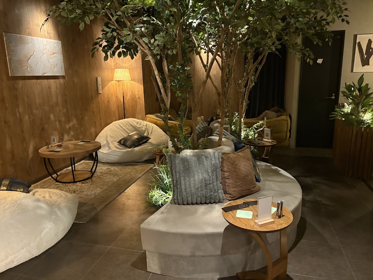 Frusha錦糸町店/シーシャ&カフェバーFrusha（フルーシャ）