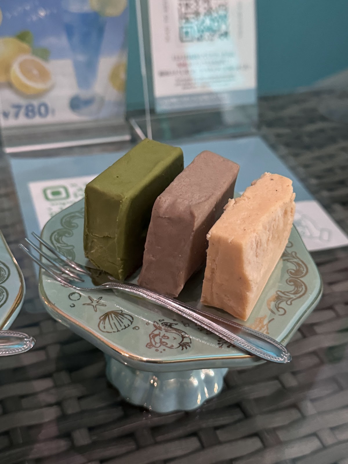 シーシャカフェ&バーfiction大阪福島店