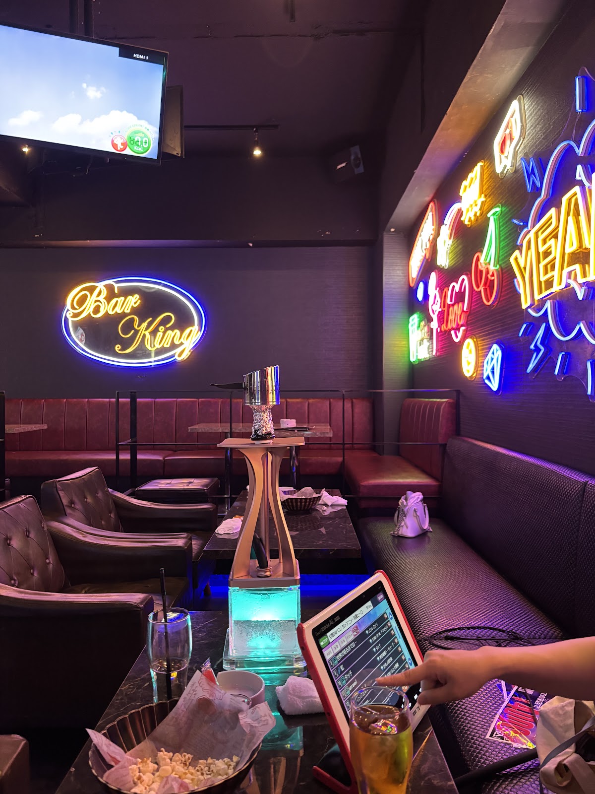 Bar King シーシャ・カラオケ・ダーツ