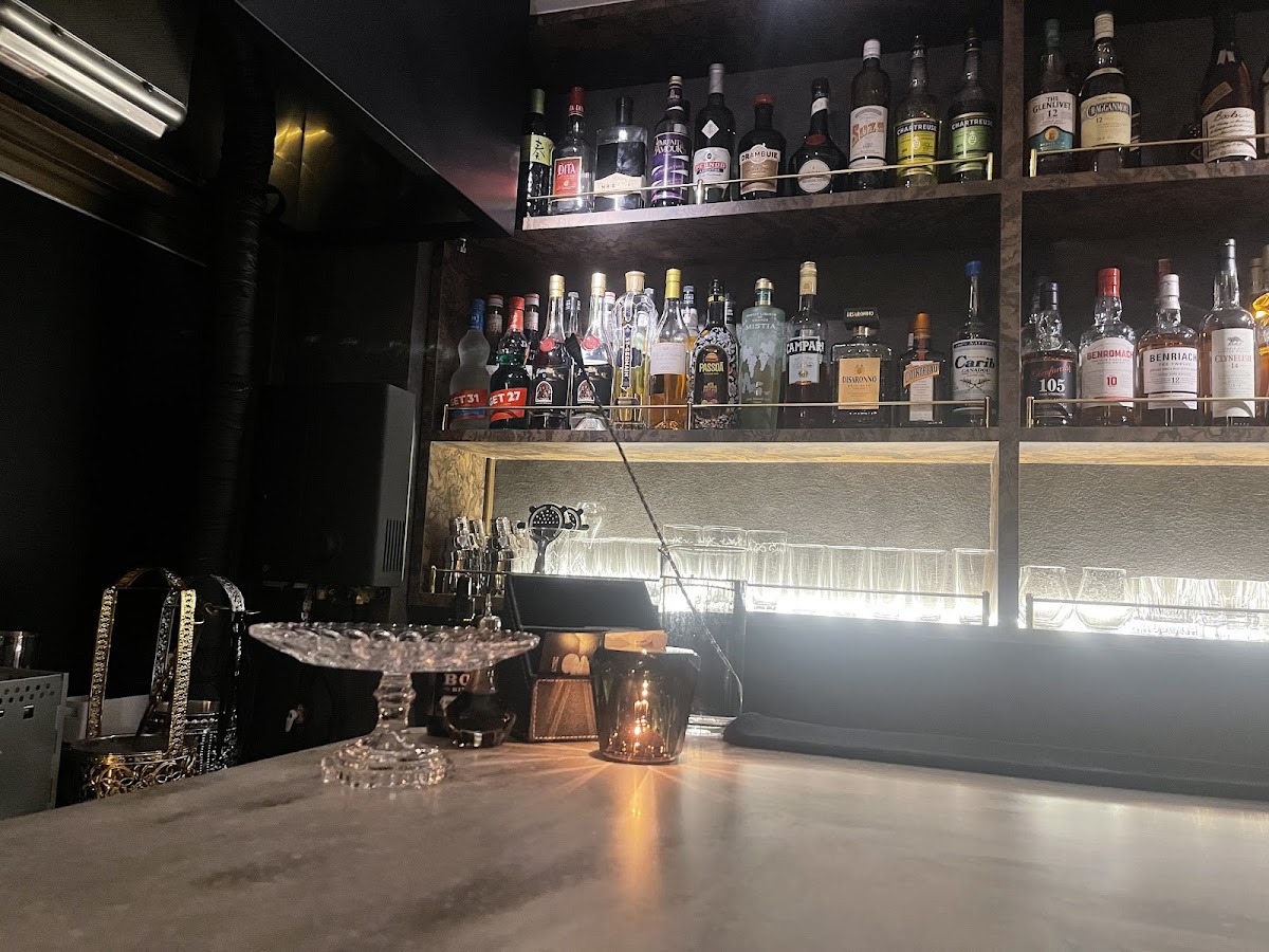 新橋 シーシャ SMOKY LOUNGE Corvo